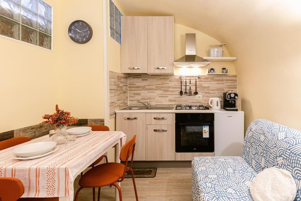La Chicca Appartamento Intero Nei Quartieri Spagnoli Napoli Bagian luar foto