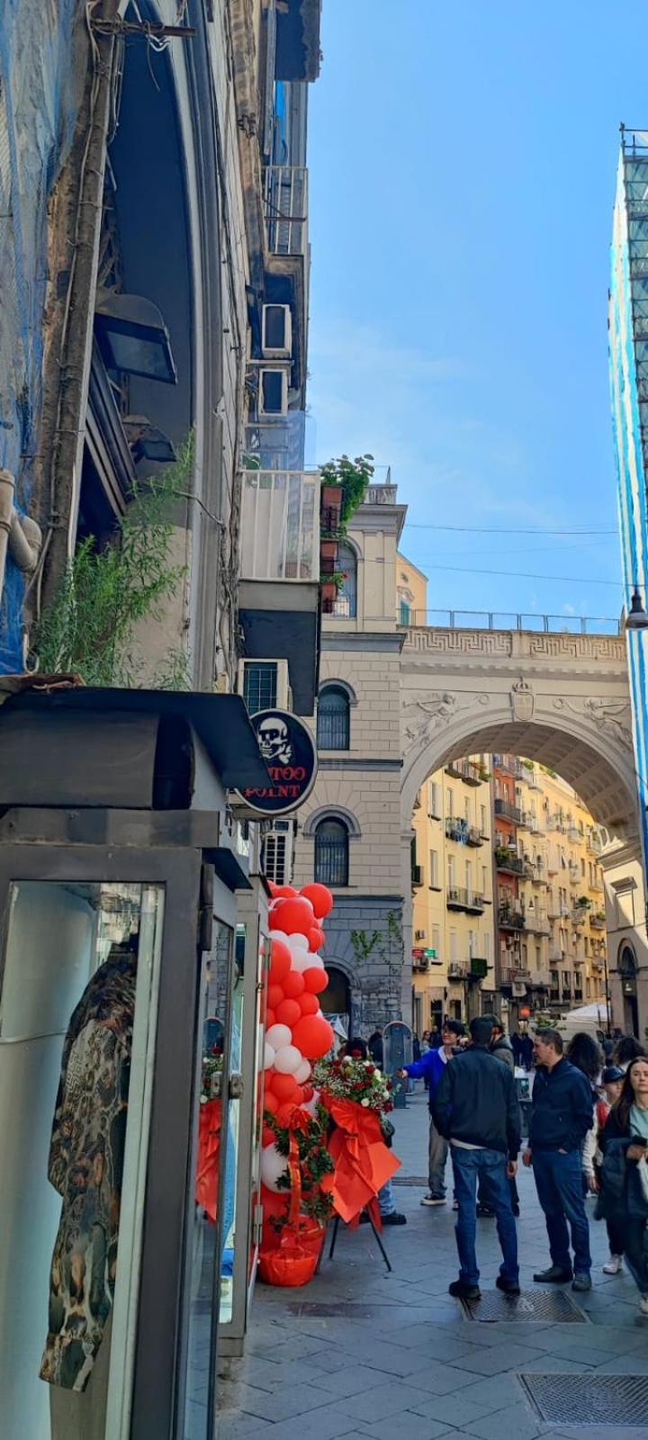 La Chicca Appartamento Intero Nei Quartieri Spagnoli Napoli Bagian luar foto