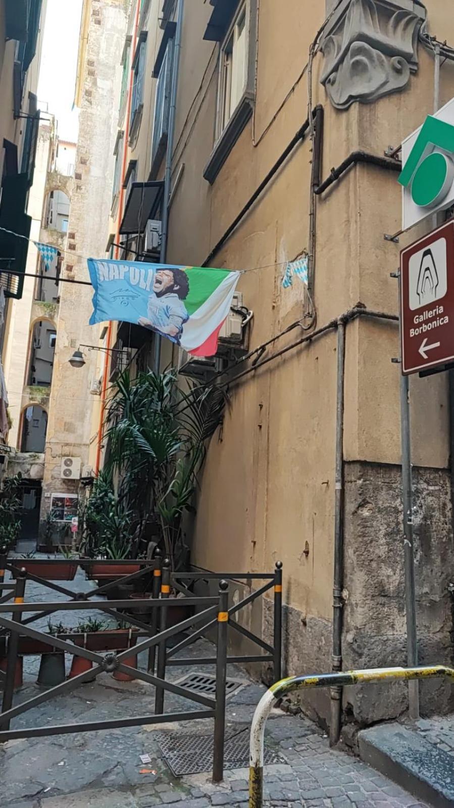 La Chicca Appartamento Intero Nei Quartieri Spagnoli Napoli Bagian luar foto