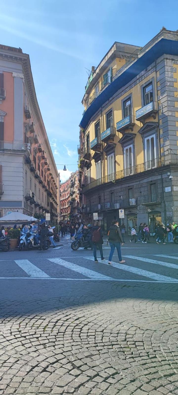 La Chicca Appartamento Intero Nei Quartieri Spagnoli Napoli Bagian luar foto