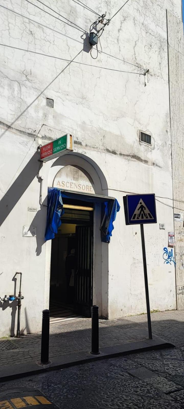 La Chicca Appartamento Intero Nei Quartieri Spagnoli Napoli Bagian luar foto